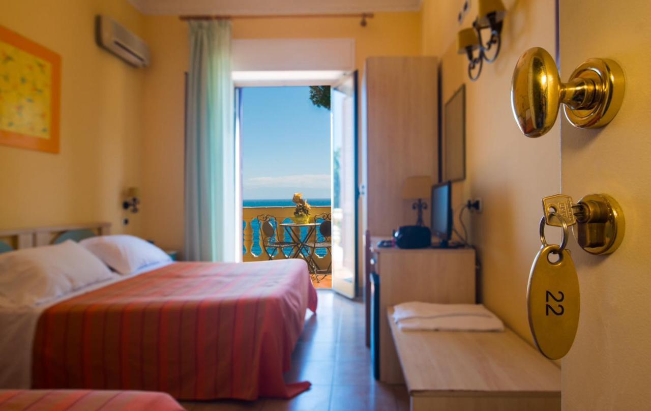 Jonic Hotel Mazzaro Taormine Extérieur photo