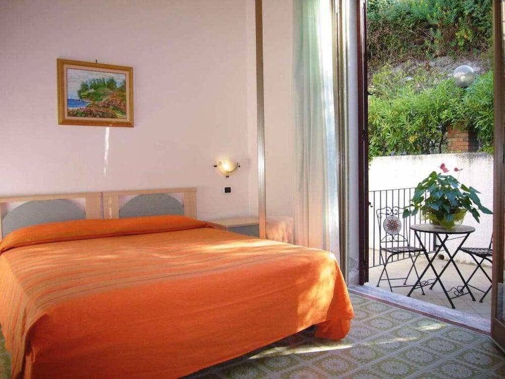 Jonic Hotel Mazzaro Taormine Extérieur photo